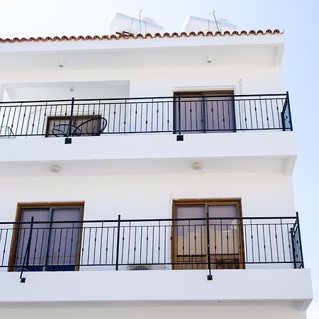 Spacious 2 Bedroom Appartment Near Mall -Internet 1Gbps Paphos Exterior foto