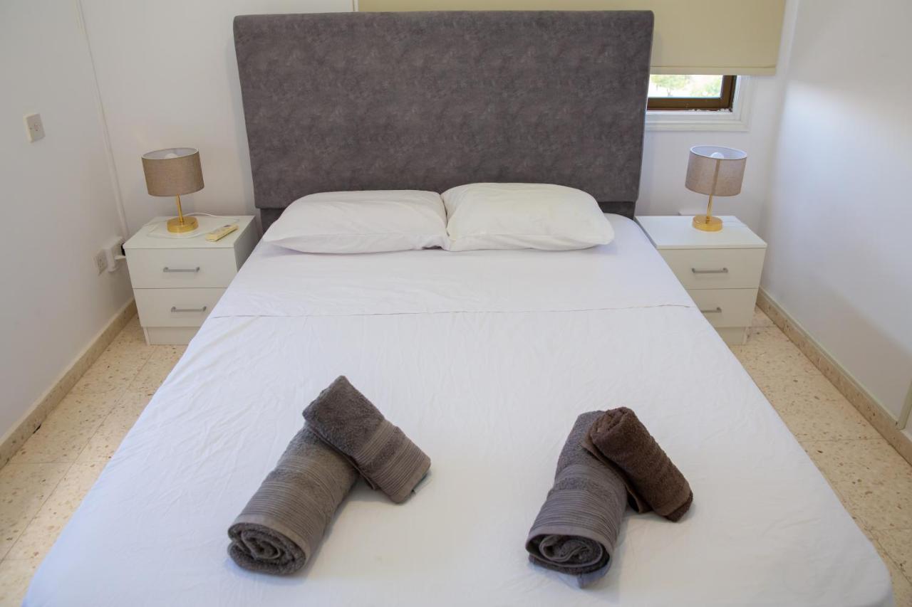 Spacious 2 Bedroom Appartment Near Mall -Internet 1Gbps Paphos Exterior foto